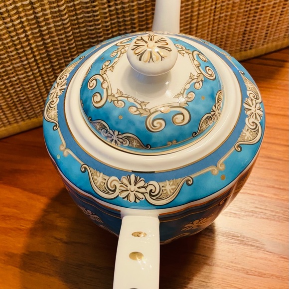 Beautiful Teapot - Display piece - Picture 2 of 9